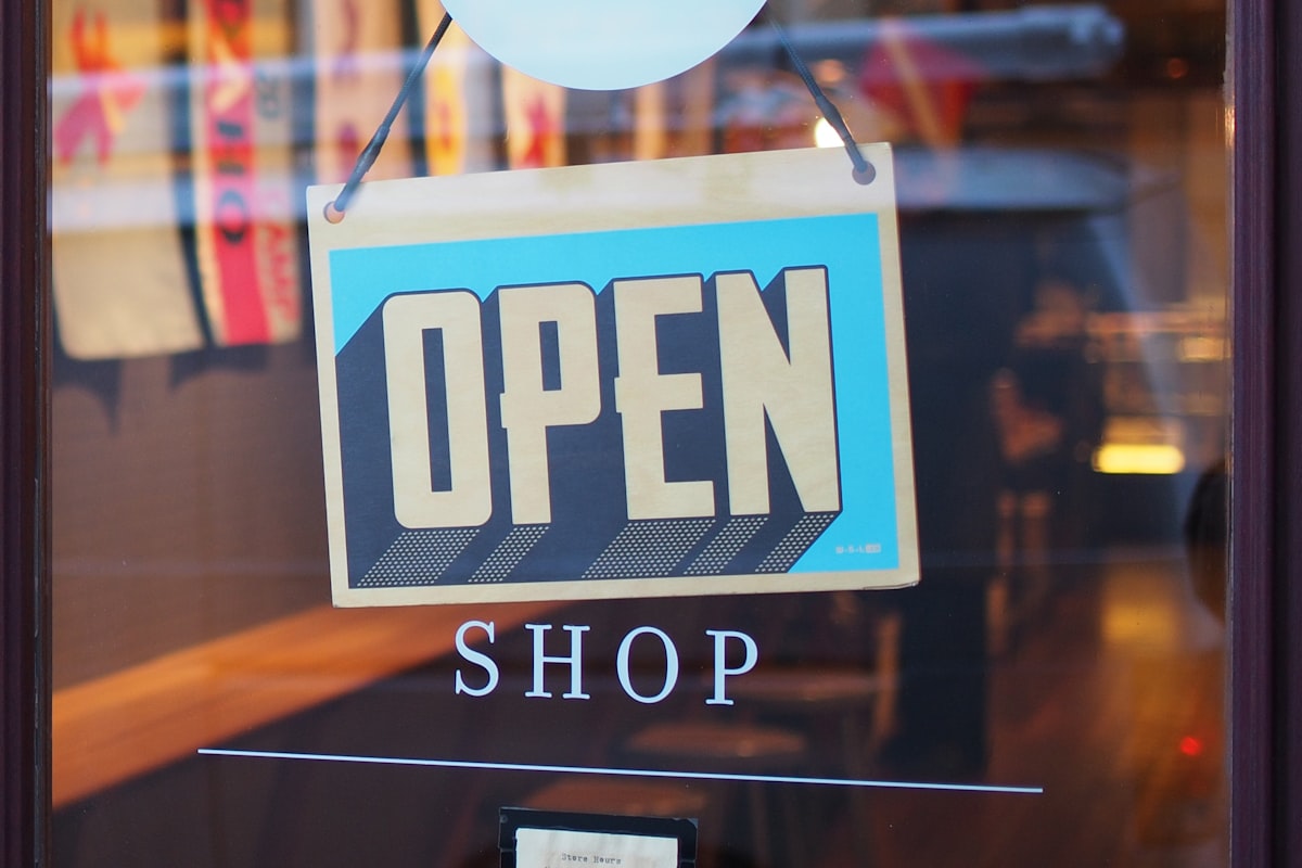 Online marketplace shopping with hidden fees